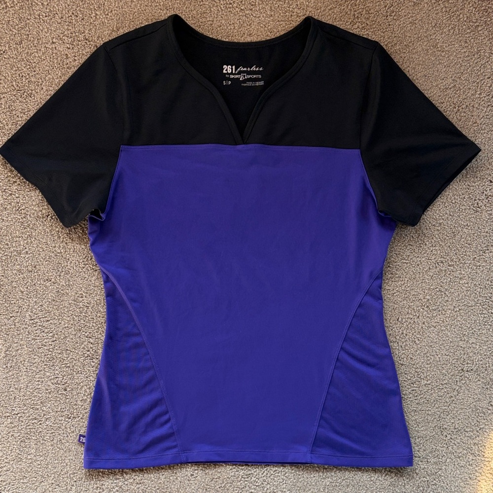 Skirt Sports Freedom Tee - Small